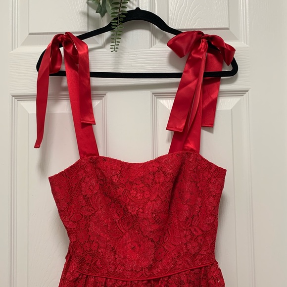 NWT GAL MEETS GLAM Lucia Satin Strap Lace - Picture 13 of 16